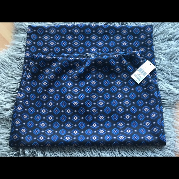 SALE💥 NWT Patterned Pencil Skirt - Picture 1 of 5